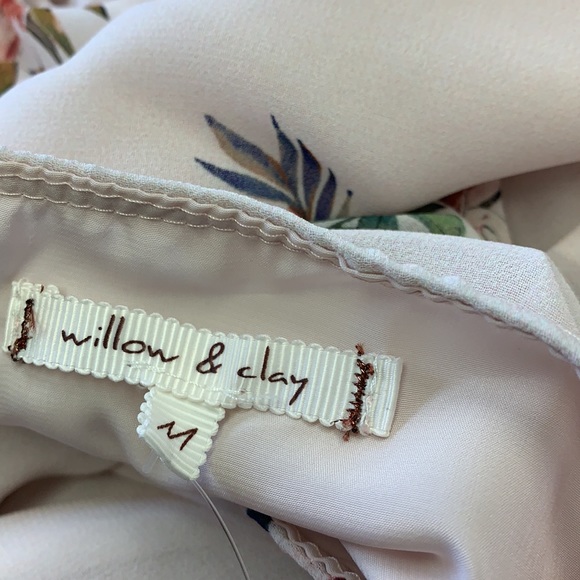 Willow & Clay
Off-the-Shoulder Floral Print Dress - Picture 5 of 5